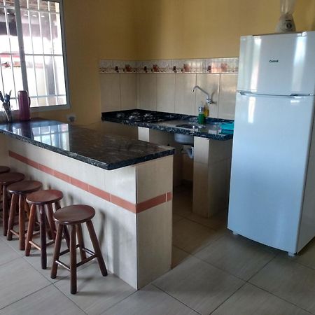 Chale No Condominio Verde Mar Na Praia Da Cocanha Caraguatatuba Buitenkant foto